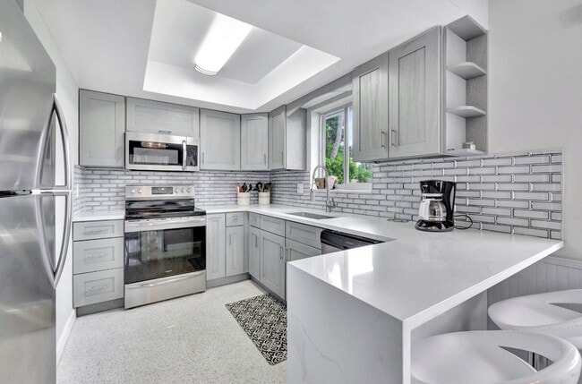 Foto del edificio - 1751 S Ocean Blvd