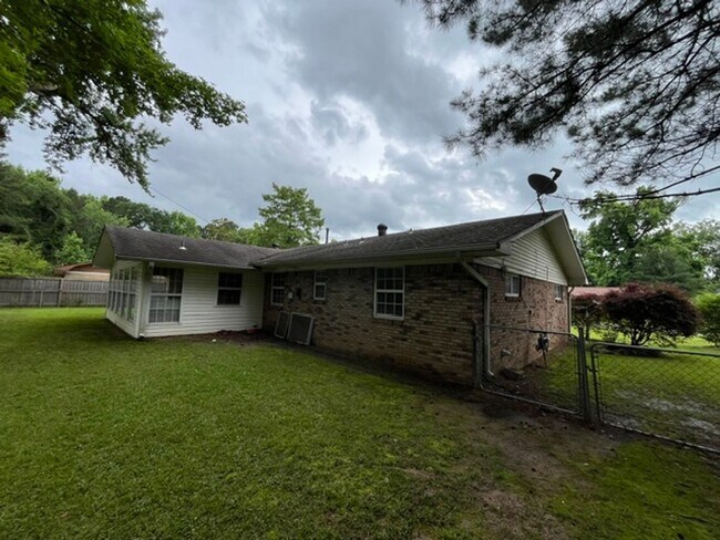 Foto del edificio - Nice 3 Bedroom 2 and a Half Bathroom House in Jacksonville, Arkansas