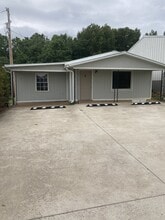 Building Photo - 1305 Rapids Rd