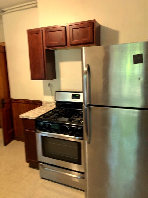 Primary Photo - 20 Glade Ave