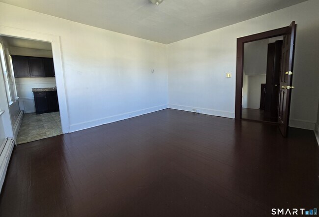 Foto del edificio - 125 Hollister Ave