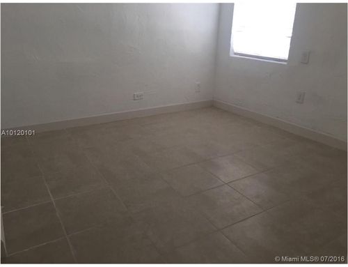 Foto del edificio - 2244 Hood St