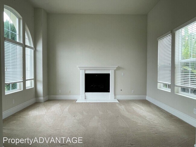 Foto del edificio - 4 br, 4.5 bath House - 7081 Corintia Street