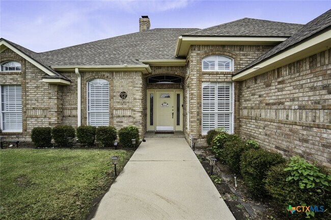 Foto del edificio - 5834 Greenforest Cir
