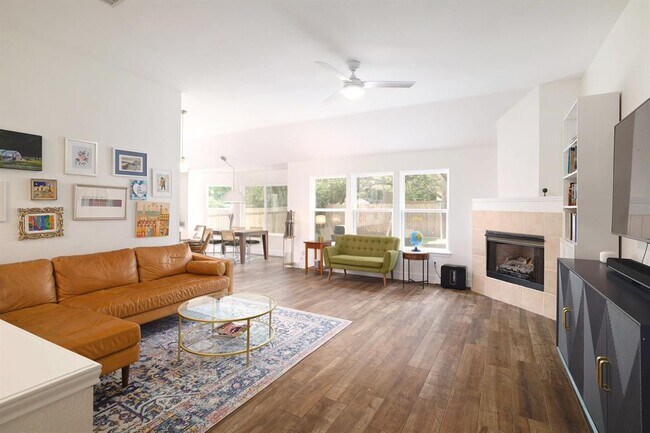 Foto del edificio - 10715 Galsworthy Ln