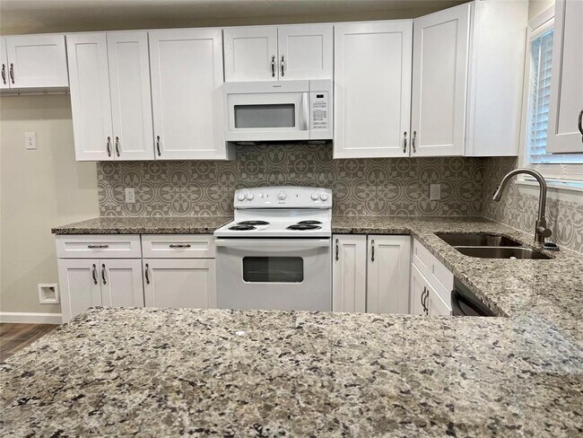 Foto del edificio - 1705 Westwind Dr