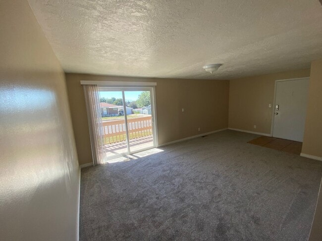 Foto del edificio - Spacious 2-Bedroom Home in Roy! $350 Off o...