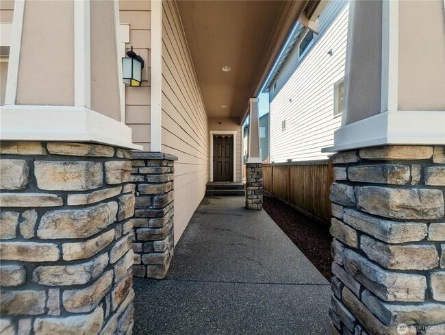 Building Photo - 4bd/2.5ba Lynnwood Home