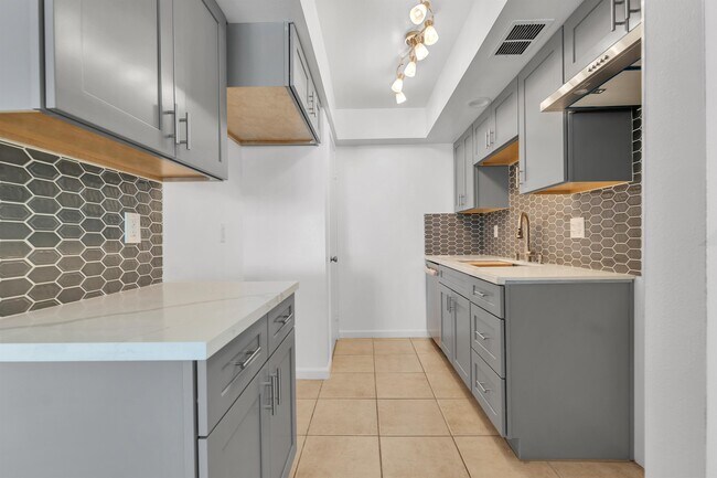 Building Photo - 14141 Polk St