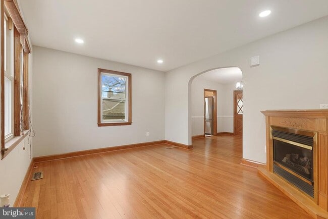 Foto del edificio - 7604 Queen Anne Dr