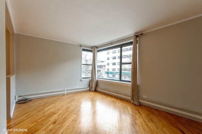 Foto del edificio - 525 W Aldine Ave