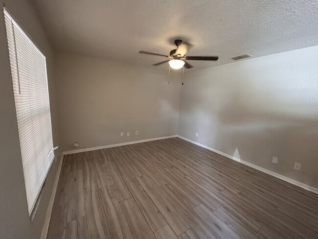 Building Photo - Quail Run Duplex