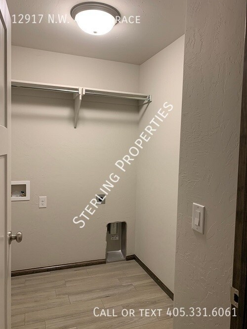 Foto del edificio - 12917 NW 4th Terrace