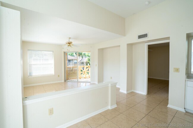 Building Photo - 4791 Via Palm Lakes