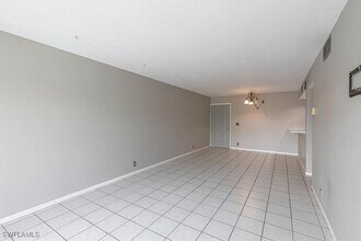 Building Photo - 2885 Palm Beach Blvd