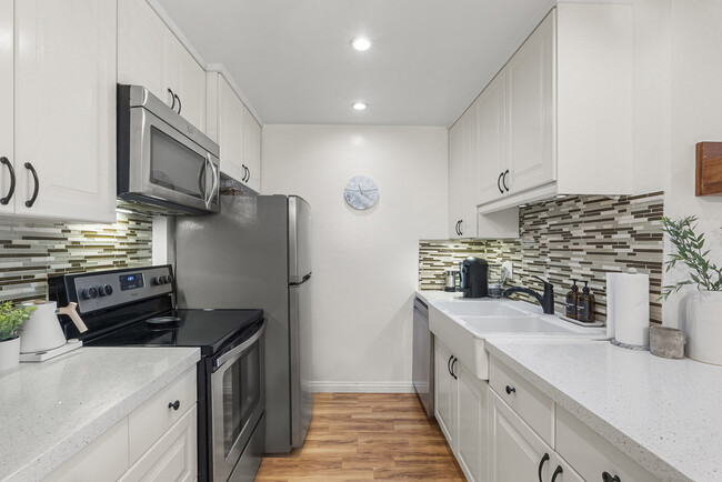 Foto del edificio - 7742 Redlands St