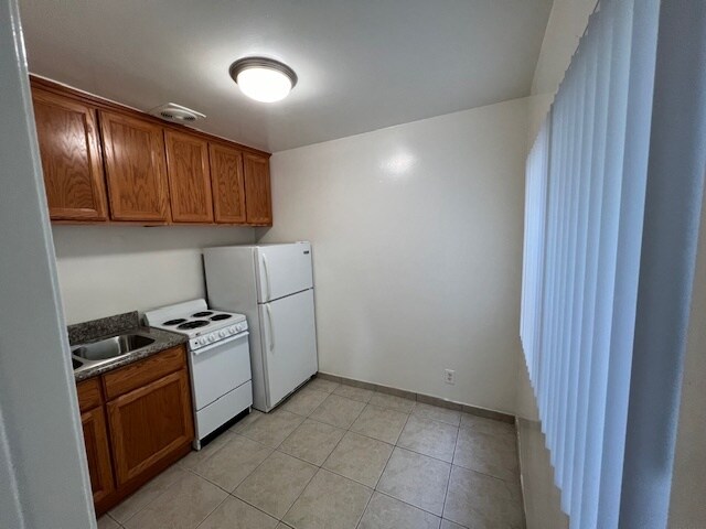 Foto del edificio - JL Montana Apartments