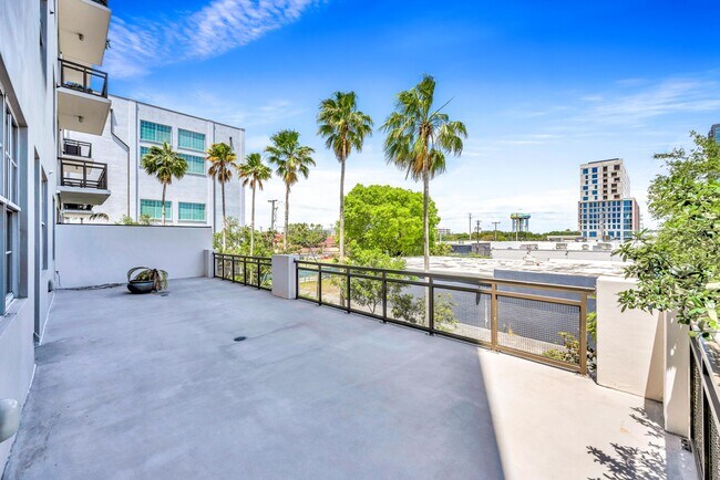 Foto del edificio - 411 NW 1st Ave