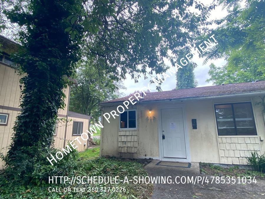 Spacious 2 Bedroom 1 bathroom Available House Rental in Olympia