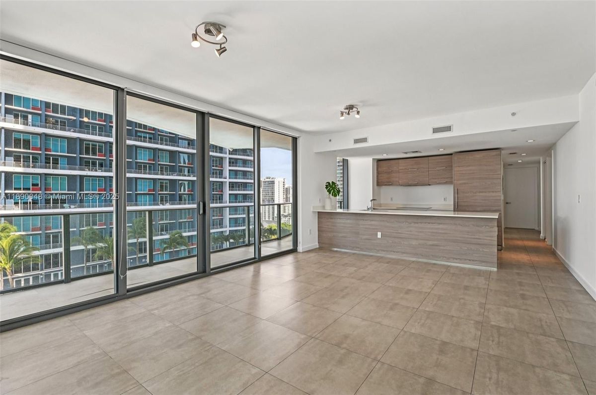 Foto del edificio - 1300 S Miami Ave