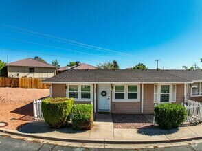 Building Photo - 506 600 N