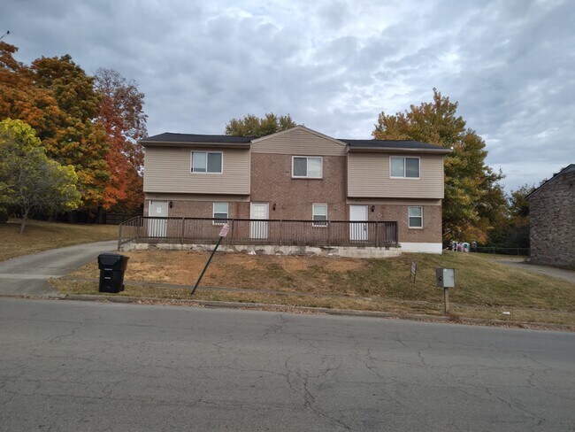 Building Photo - 613 Ridgeview Dr