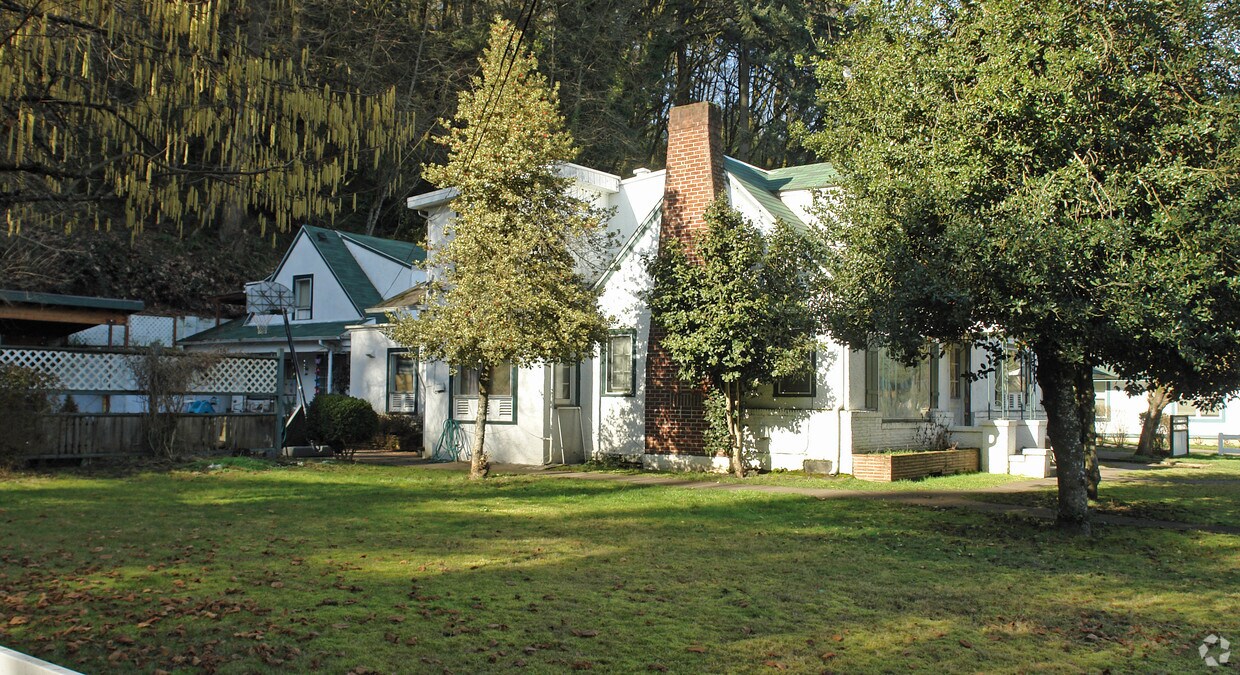 Building Photo - The Lorentz House Apartments