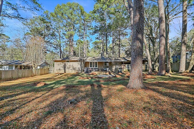 Building Photo - 1111 Meadowbrook Rd