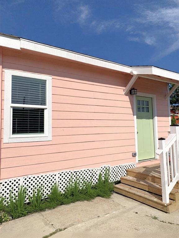 Foto principal - 5127 Avenue L