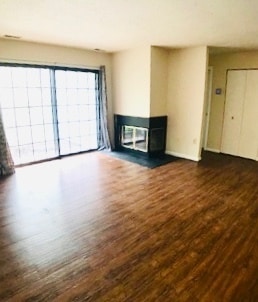 Building Photo - 1 BR 1 BA condo with attached garage! Grea...