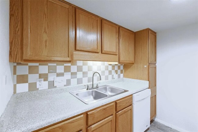 Foto del edificio - 8405 Bent Tree Rd