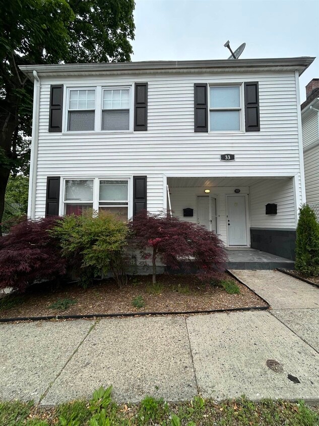 Primary Photo - 33 Grant St