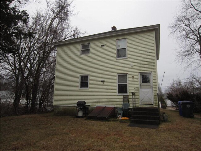 Building Photo - 67 Barnold St