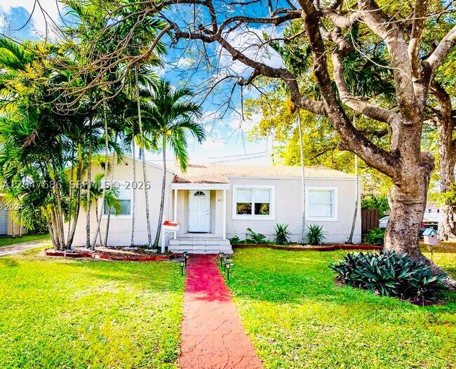 Foto del edificio - 410 Pinecrest Dr