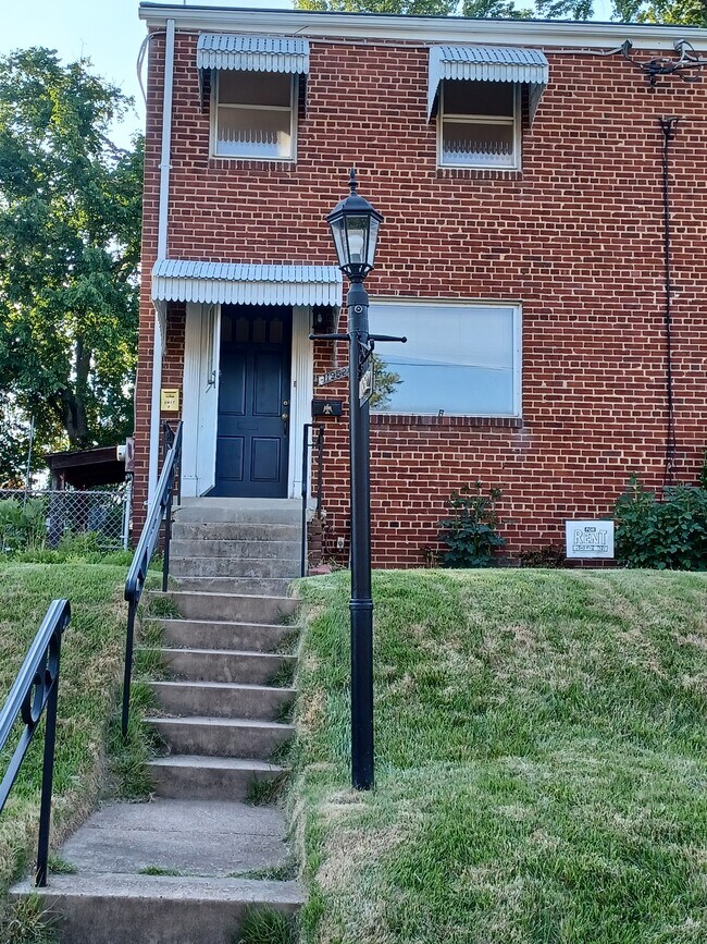 Building Photo - 11952 Andrew St