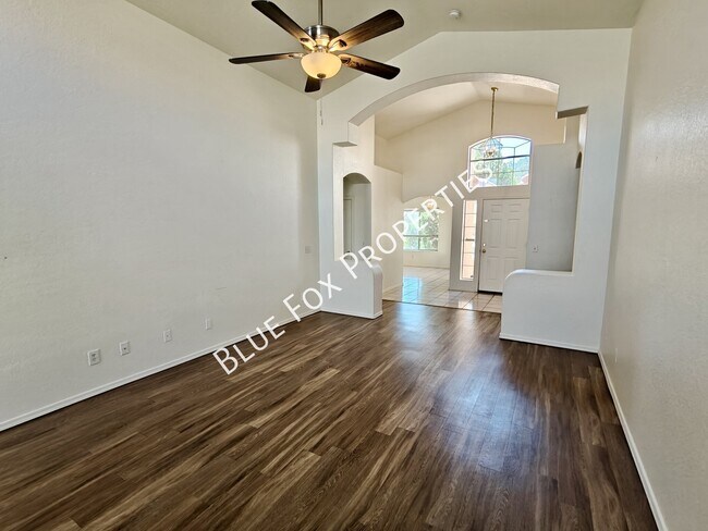 Building Photo - 6717 W Nueva Vista Dr