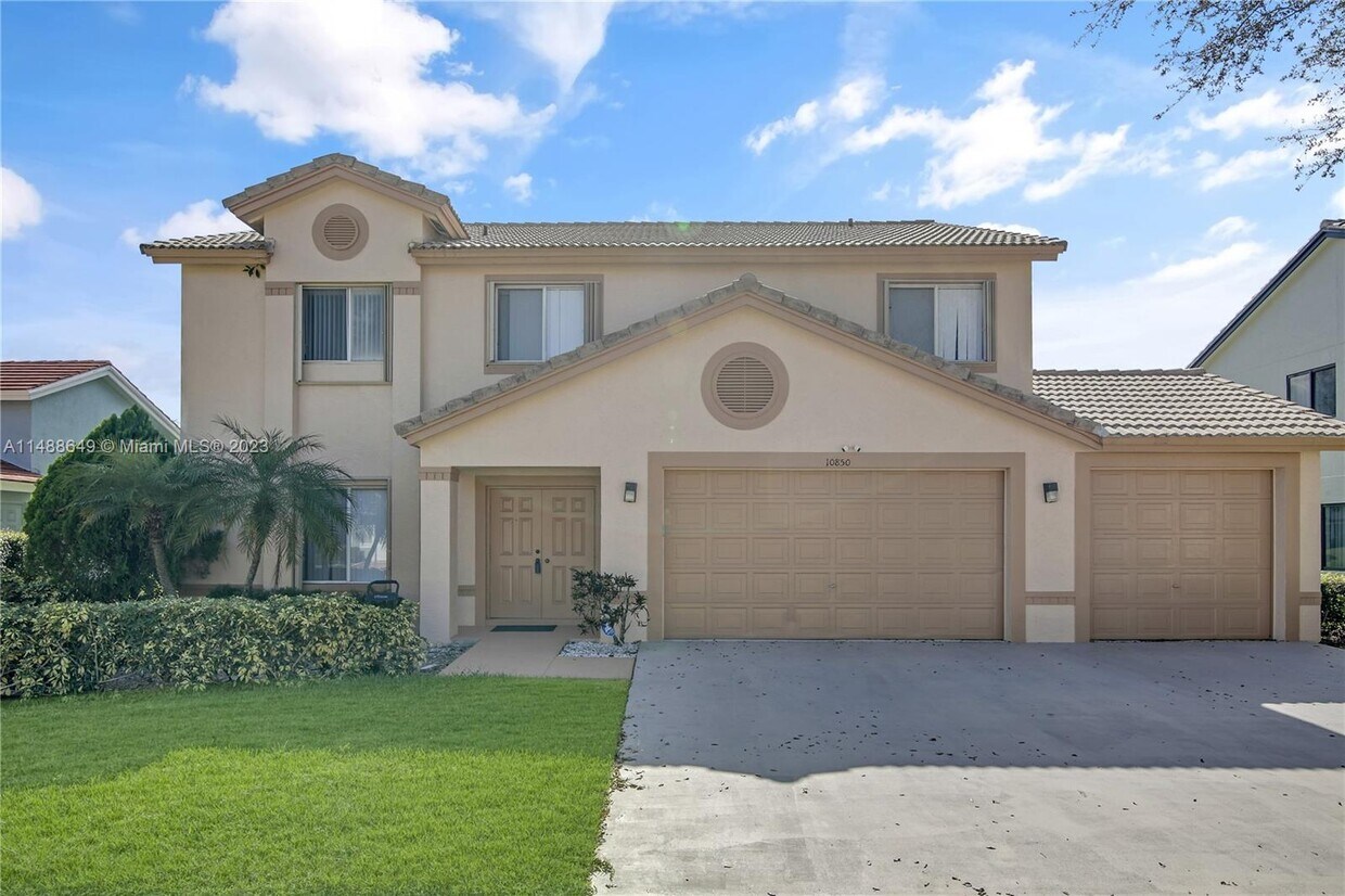 Primary Photo - 10850 Fox Glen Dr