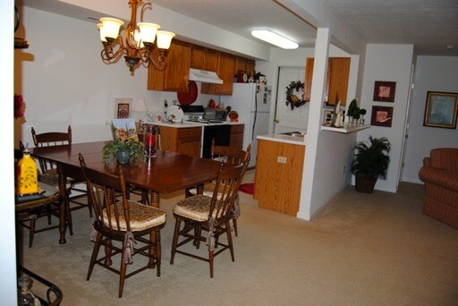 Building Photo - 303 Twin Ponds Ln