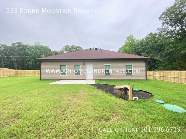 Foto del edificio - 223 Round Mountain Road | $1995 | 4 beds, ...