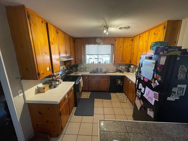 Photo - 1116 Pinecrest Dr House