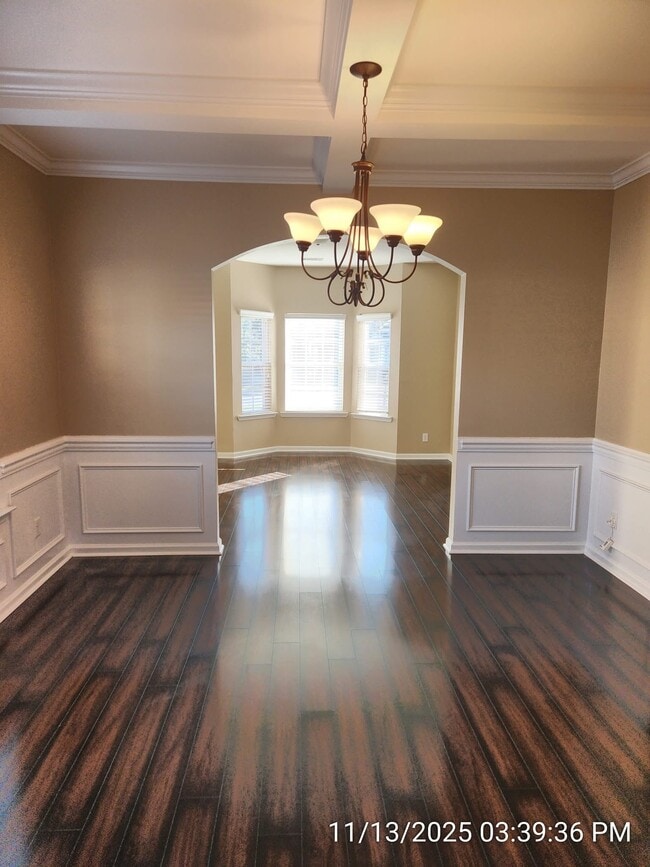 Building Photo - 641 Red Oak Ln