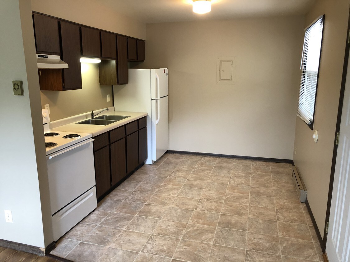 3205 Seymour Rd Unit 6, Eau Claire, WI 54703 Apartments in Eau Claire