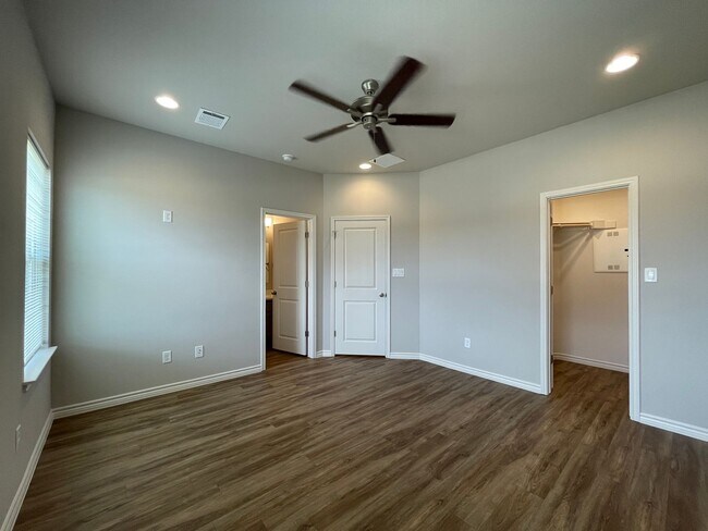 Foto del edificio - Townhome for rent