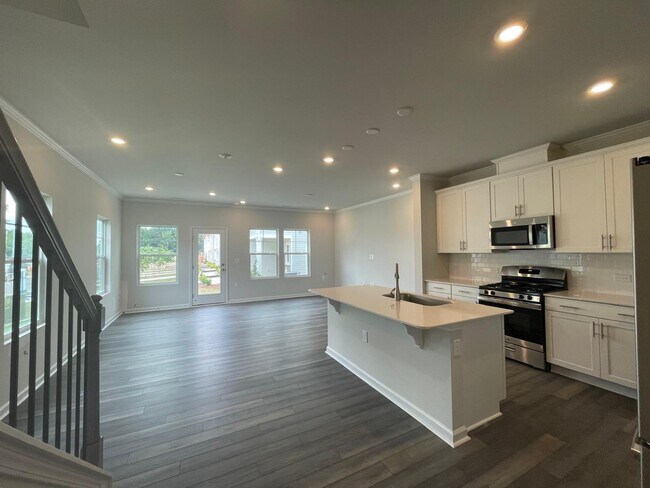 Building Photo - 218 Golden Arms Dr