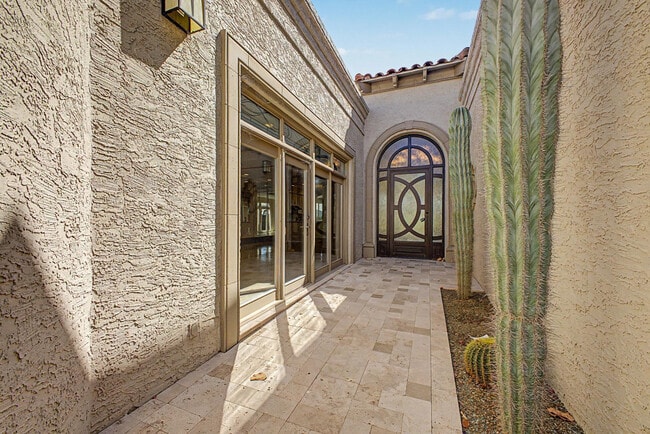Building Photo - 8407 E Del Camino Dr