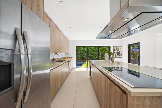Foto del edificio - 4235 Prairie Ave