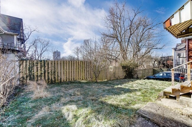 Photo - 985 Windsor St House