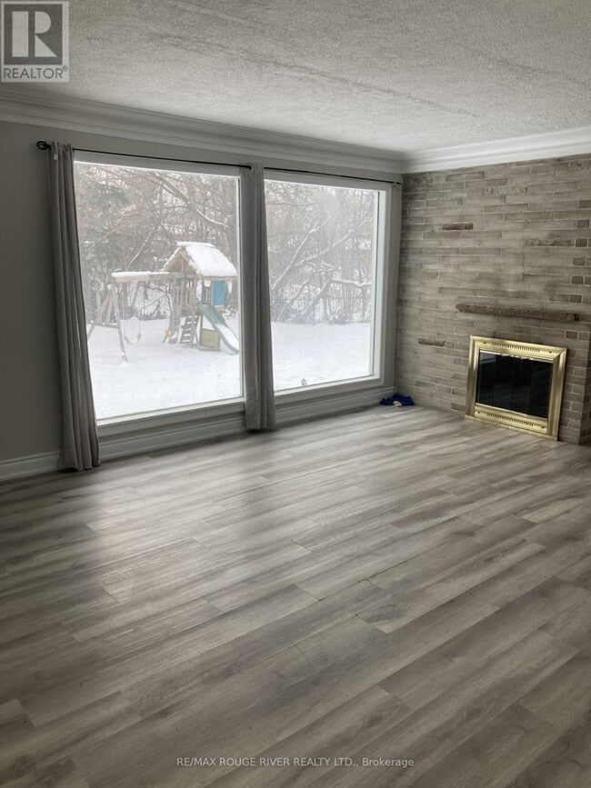 Building Photo - 319 Burk St