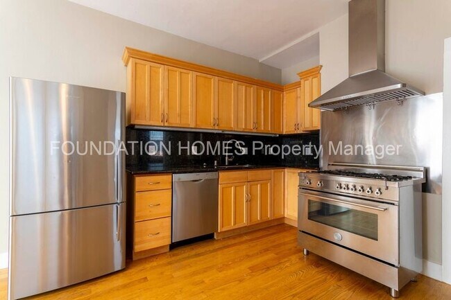 Building Photo - 409 Johnson St