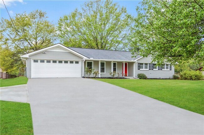 Foto del edificio - 2783 Skyland Dr SW